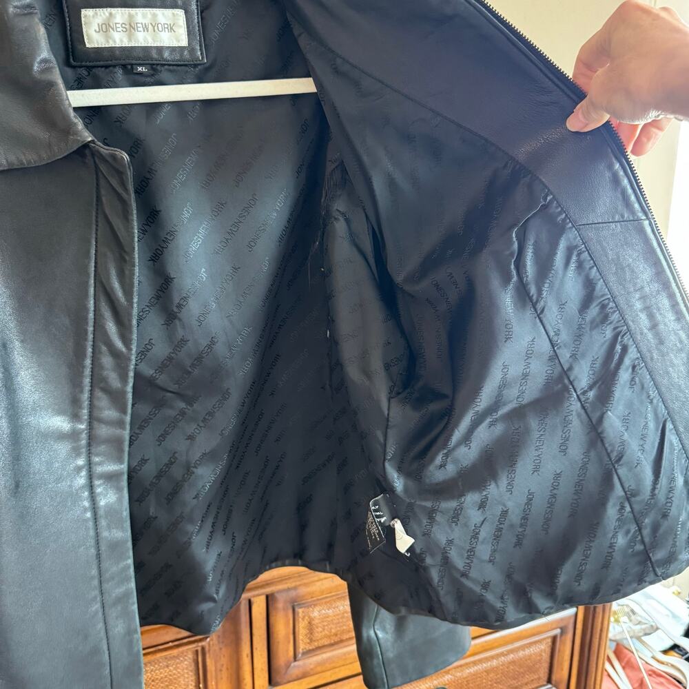 Jones New York Vintage Black Leather Jacket XL Fits M-L Excellent - Picture 3 of 6